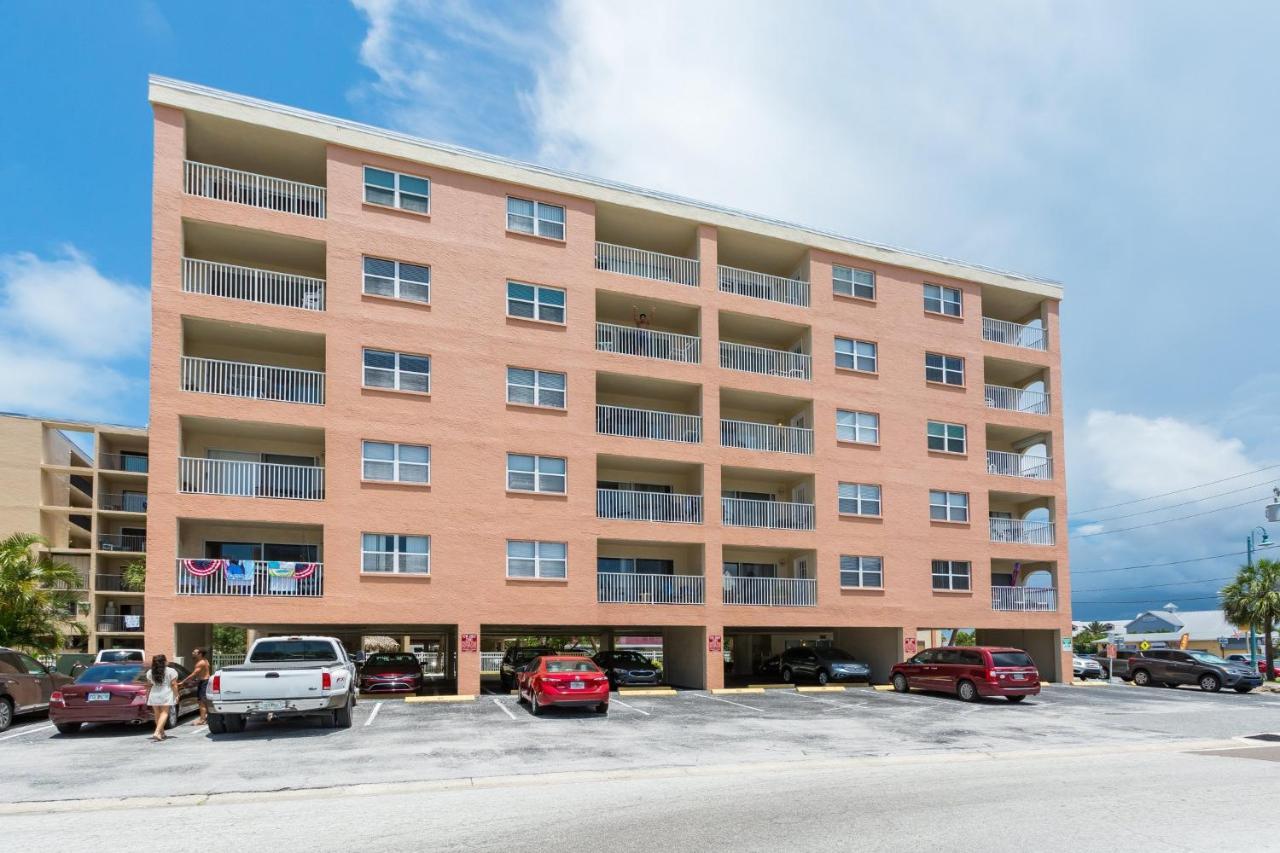 301 Beach Place Condos St. Pete Beach Esterno foto